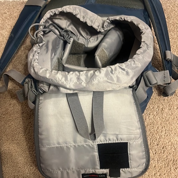 LowePro Photo Hatchback 16L AW Backpack - Daypack - Picture 13 of 16